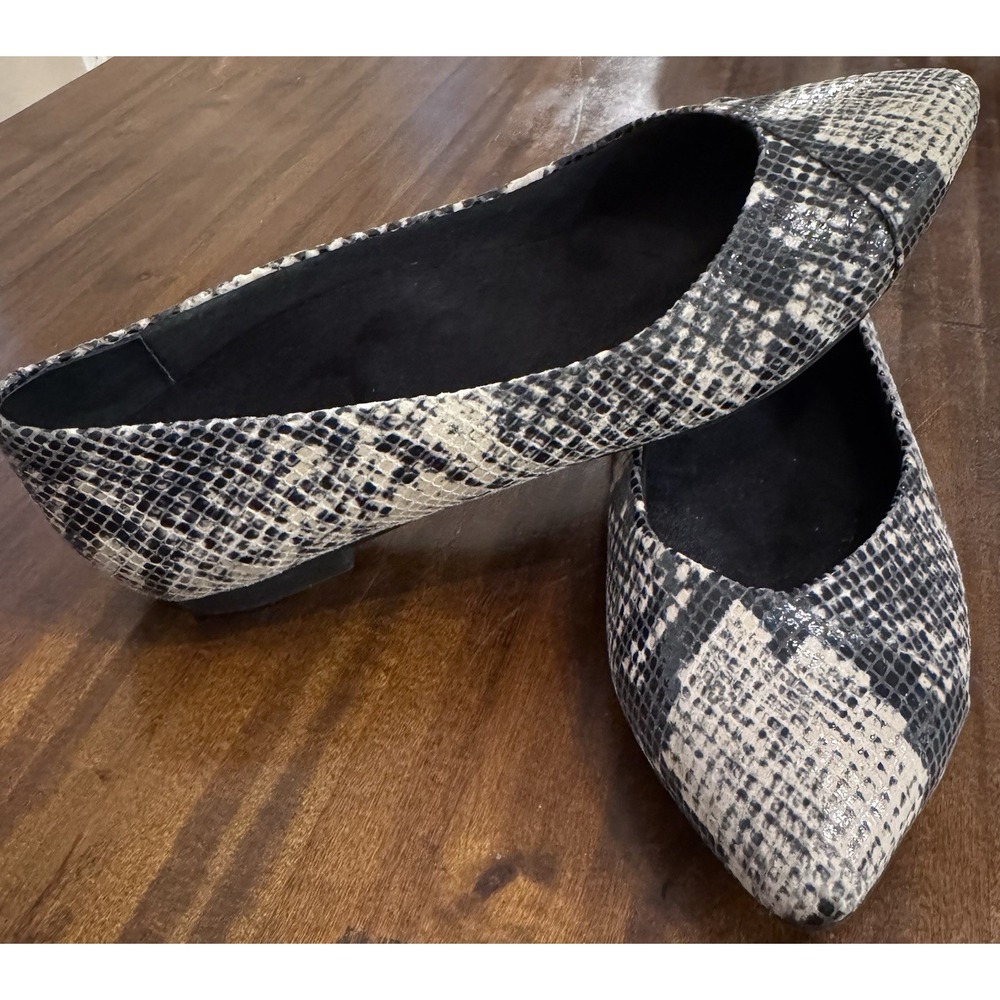 Vionic Caballo Ballet Flats Womens Sz 7 Natural Snake Print Pointed Toe Orthotic